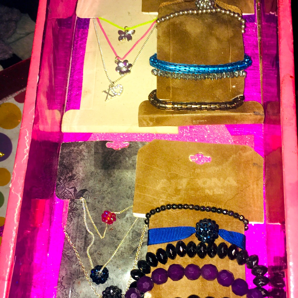 Arizona Jean Necklace Quadro Braclet And Necklace 24$
